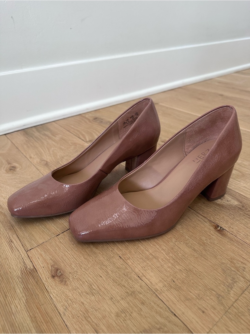 Naturalizer Women’s Patent Block Heel Pumps in Hazelnut